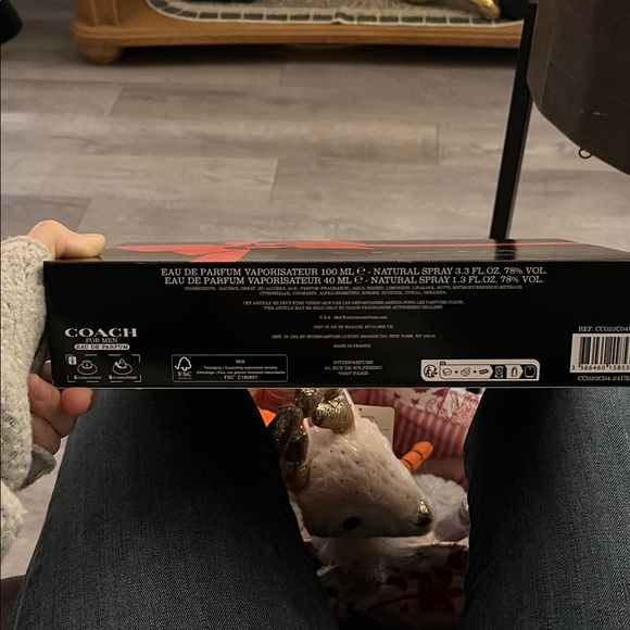 Coach For Men Black and Red Gift Box - Picture 4 of 4